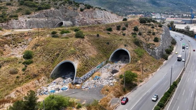 Призрачные туннели Афин, ведущие в никуда