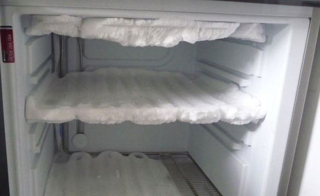 Как быстро и эффективно разморозить холодильник: пошаговое руководство