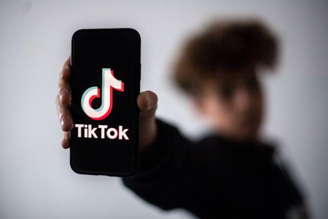 Шок: 7-летний ребенок выложил в TikTok видео избиения 8-летнего мальчика