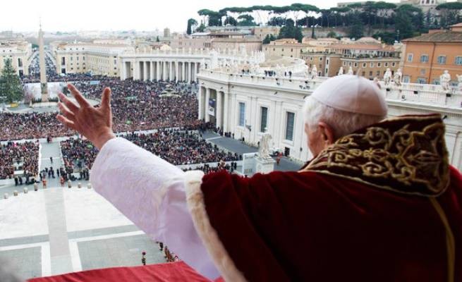 Процедура выборов нового понтифика начнется со звона колокольчика и возгласа