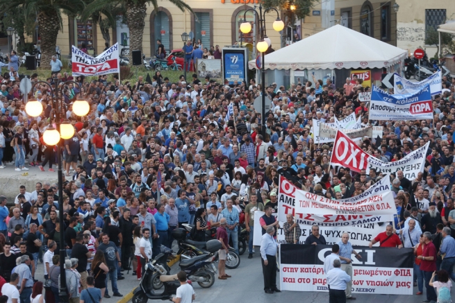 Полиция разогнала митинг против мигрантов на Лесбосе