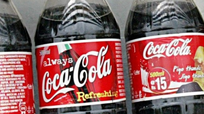 Следы микропластика в бутылках Coca-Cola и Schweppes