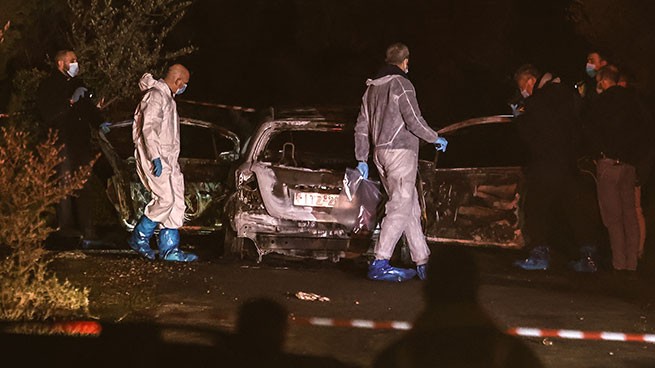 В Христоса Гиалиаса было выпущено не менее 18 пуль. "Его телохранителя с ним не было"